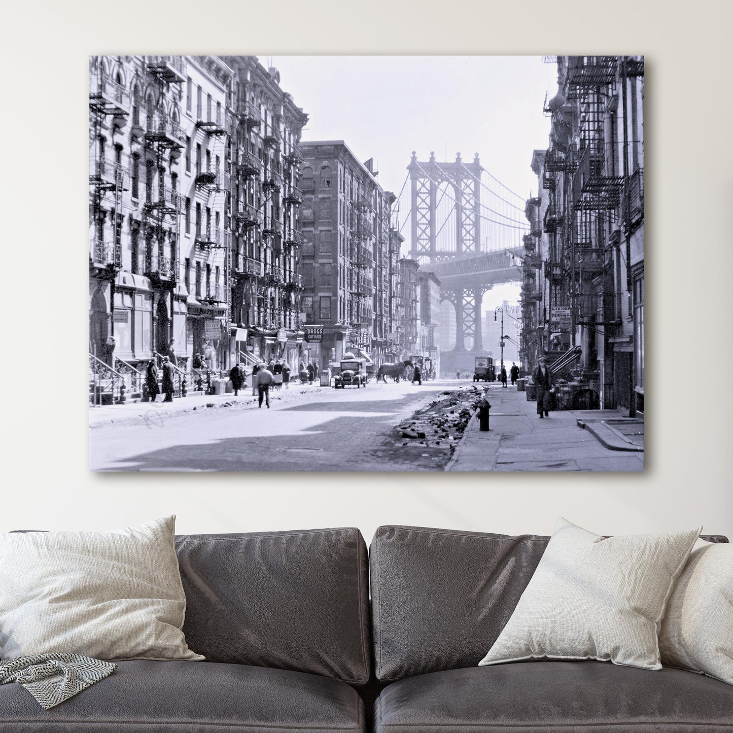 Pike and Henry Street with the Manhattan Bridge