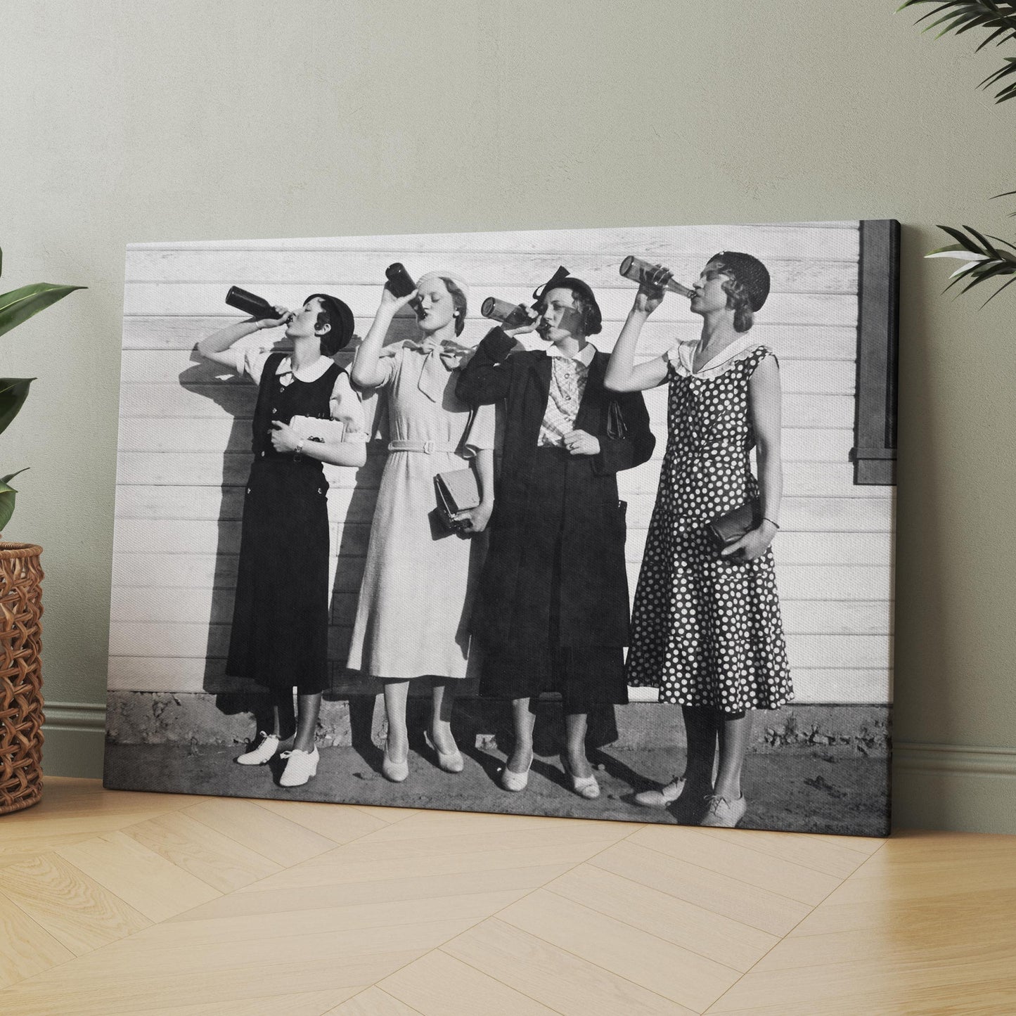 Flapper Girls Drinking Vintage 1920s